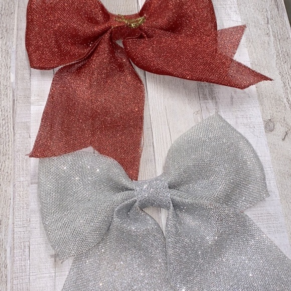 2 large Christmas bows for wreaths etc - Picture 2 of 2